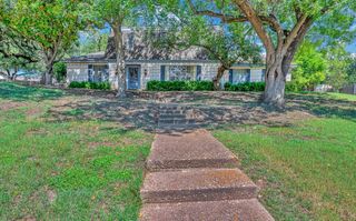 1133 Forest Grove Drive, Woodway, TX 76712