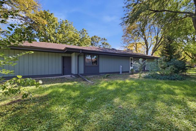 9115 N Deer COURT, Brown Deer, WI 53223