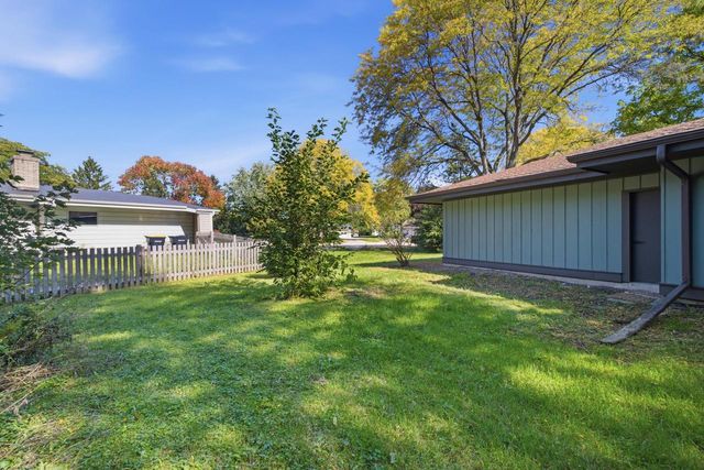 9115 N Deer COURT, Brown Deer, WI 53223