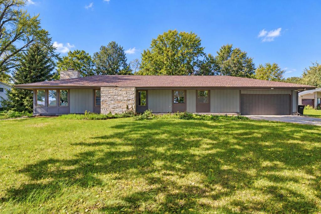 9115 N Deer COURT, Brown Deer, WI 53223