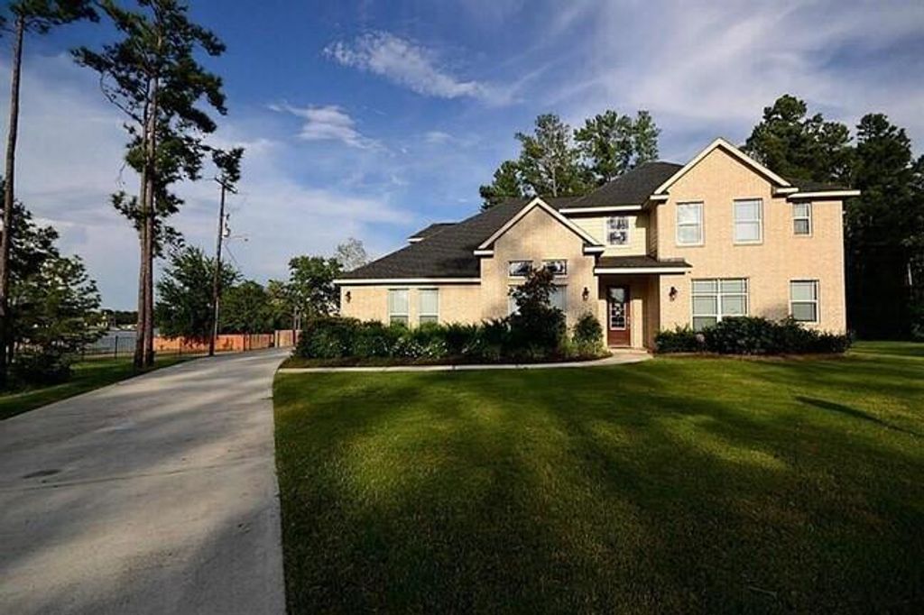 16804 Falcon Sound Drive, Montgomery, TX 77356