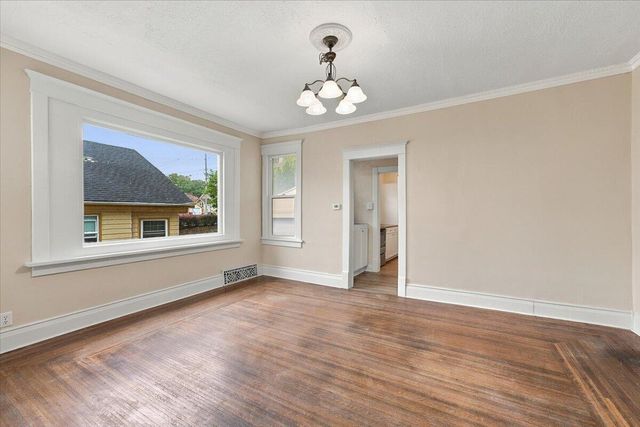 515 E PIERCE Street, Council Bluffs, IA 51503