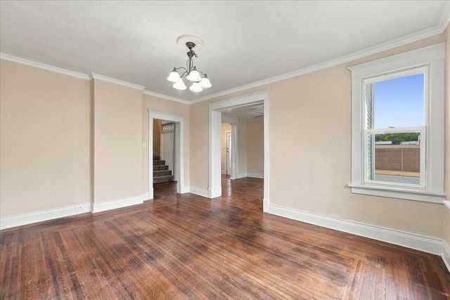 515 E PIERCE Street, Council Bluffs, IA 51503