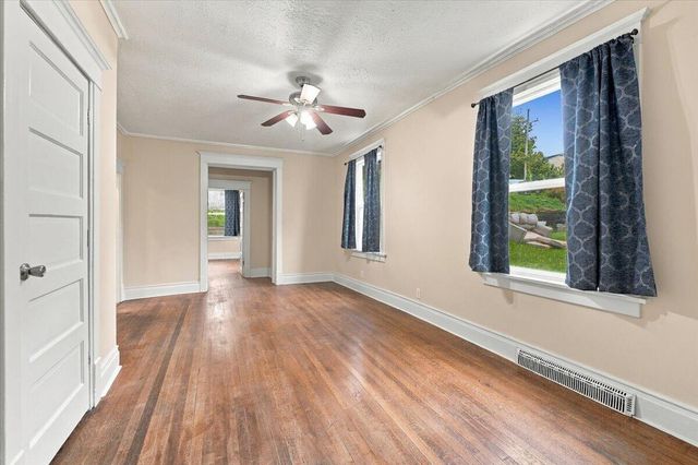 515 E PIERCE Street, Council Bluffs, IA 51503