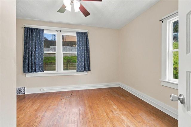 515 E PIERCE Street, Council Bluffs, IA 51503