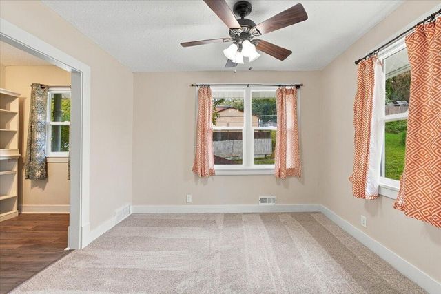 515 E PIERCE Street, Council Bluffs, IA 51503