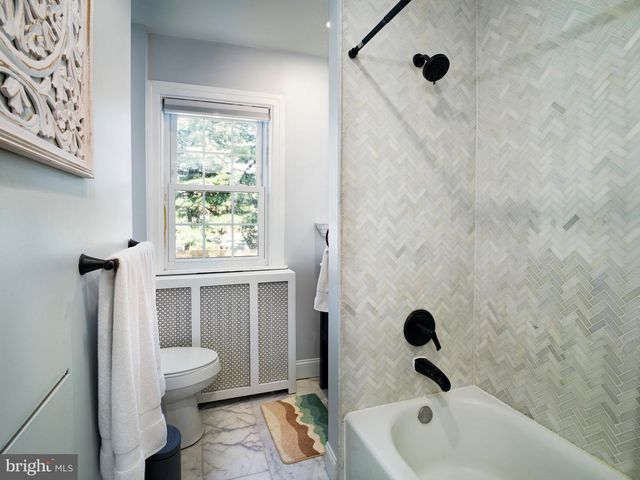 11 SHIRLEY RD, Narberth, PA 19072