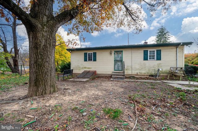 7388 BERNVILLE RD, Bernville, PA 19506