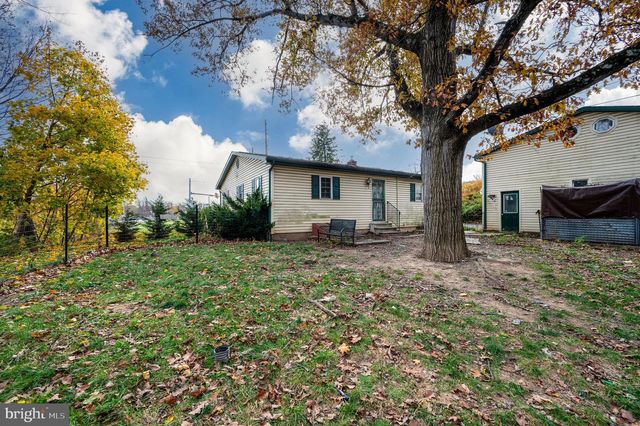 7388 BERNVILLE RD, Bernville, PA 19506