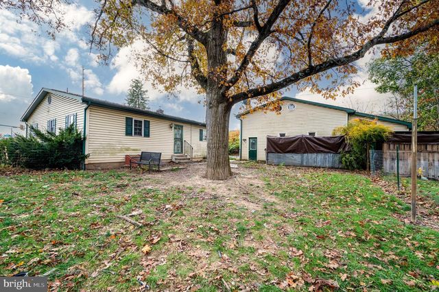 7388 BERNVILLE RD, Bernville, PA 19506