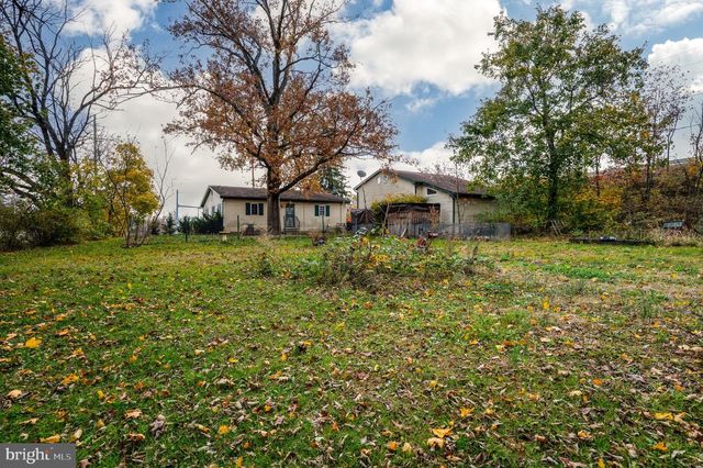 7388 BERNVILLE RD, Bernville, PA 19506