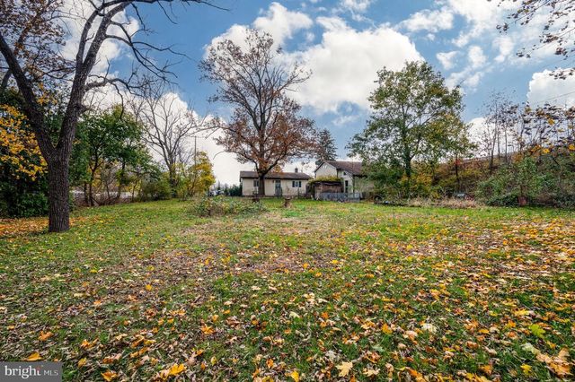 7388 BERNVILLE RD, Bernville, PA 19506