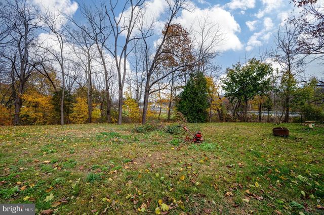 7388 BERNVILLE RD, Bernville, PA 19506