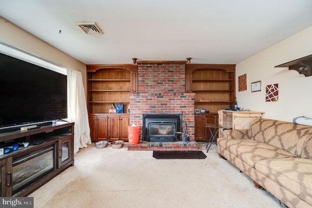 7388 BERNVILLE RD, Bernville, PA 19506