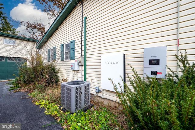 7388 BERNVILLE RD, Bernville, PA 19506