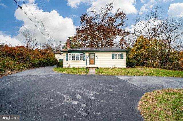 7388 BERNVILLE RD, Bernville, PA 19506