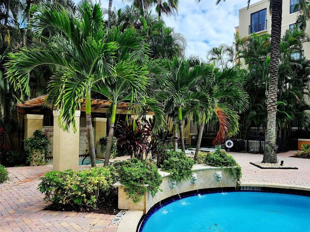 720 S Sapodilla Avenue 413, West Palm Beach, FL 33401