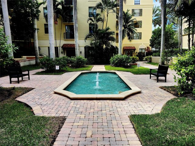 720 S Sapodilla Avenue 413, West Palm Beach, FL 33401