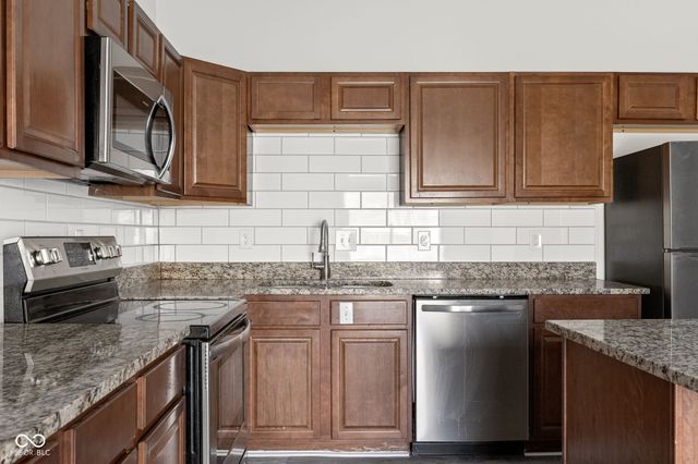 249 Meadow Glen Drive, Avon, IN 46123