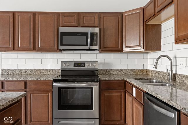 249 Meadow Glen Drive, Avon, IN 46123