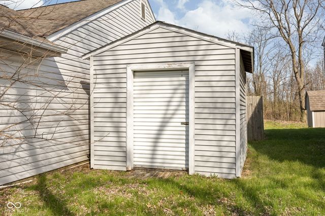 249 Meadow Glen Drive, Avon, IN 46123