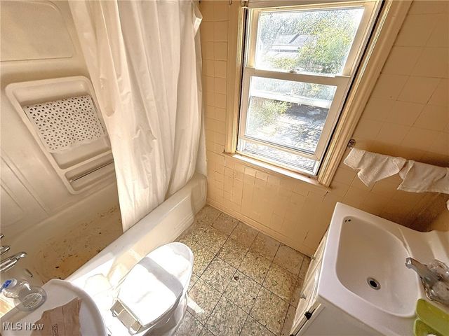 17604 Walden Avenue, Cleveland, OH 44128