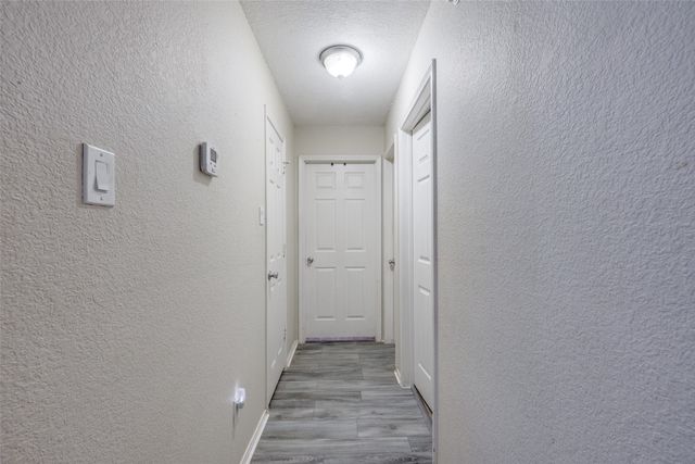 212 Valley Spring Drive, Arlington, TX 76018