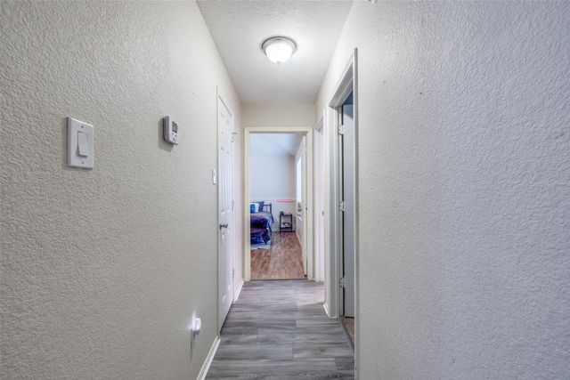 212 Valley Spring Drive, Arlington, TX 76018