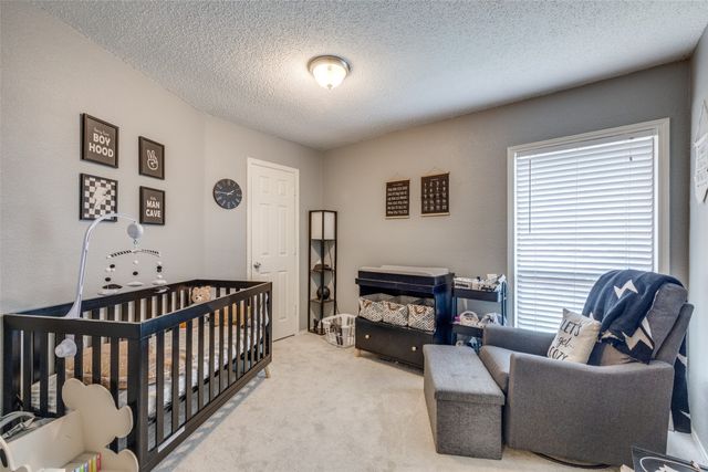 212 Valley Spring Drive, Arlington, TX 76018