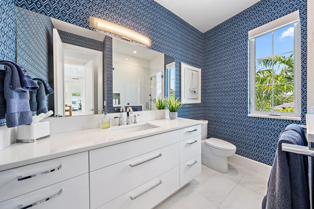 11730 Lake Shore Place, North Palm Beach, FL 33408