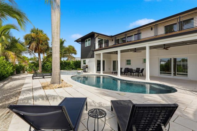 405 28TH STREET, Holmes Beach, FL 34217