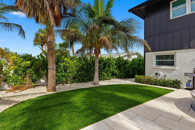 405 28TH STREET, Holmes Beach, FL 34217
