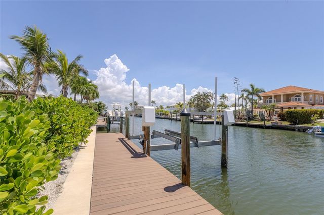 405 28TH STREET, Holmes Beach, FL 34217