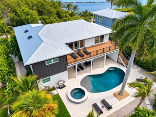 405 28TH STREET, Holmes Beach, FL 34217