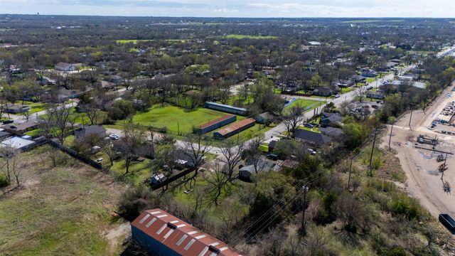 1609 N Brazos Avenue, Cleburne, TX 76031
