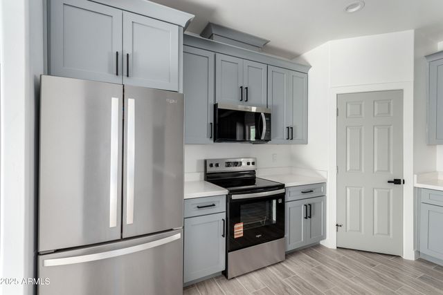 10607 N 81st Avenue, Peoria, AZ 85345