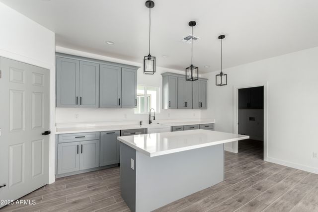 10607 N 81st Avenue, Peoria, AZ 85345