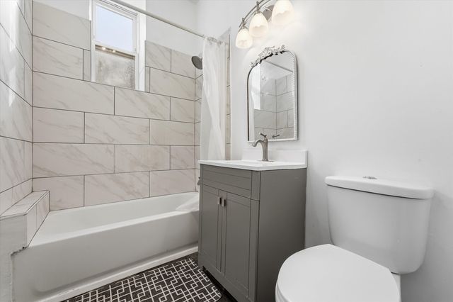 4333 W Dickens Avenue, Chicago, IL 60639