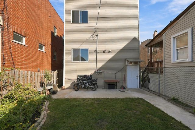 4333 W Dickens Avenue, Chicago, IL 60639