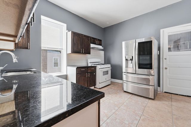 4333 W Dickens Avenue, Chicago, IL 60639