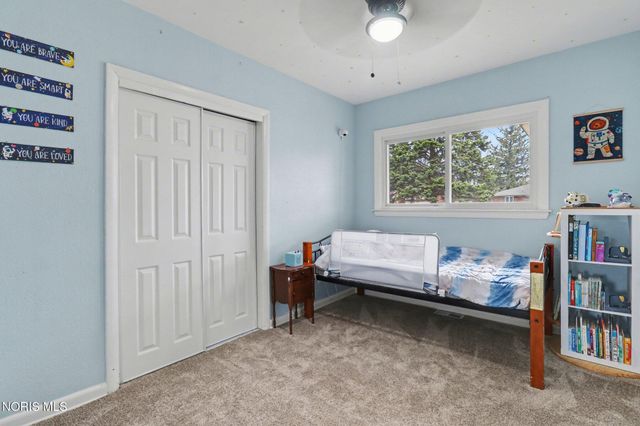 5835 Neill Avenue, Walbridge, OH 43465