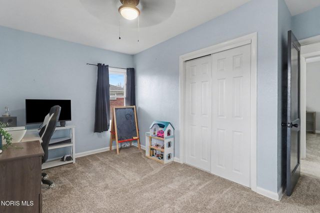 5835 Neill Avenue, Walbridge, OH 43465