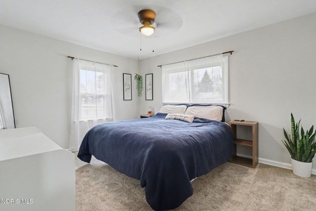 5835 Neill Avenue, Walbridge, OH 43465