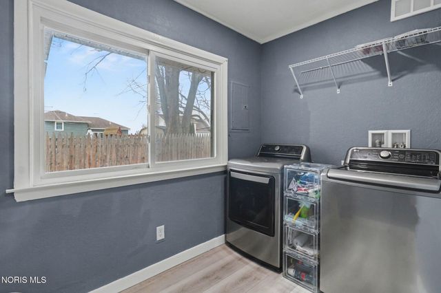 5835 Neill Avenue, Walbridge, OH 43465