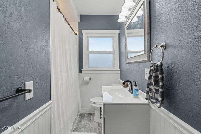 5835 Neill Avenue, Walbridge, OH 43465