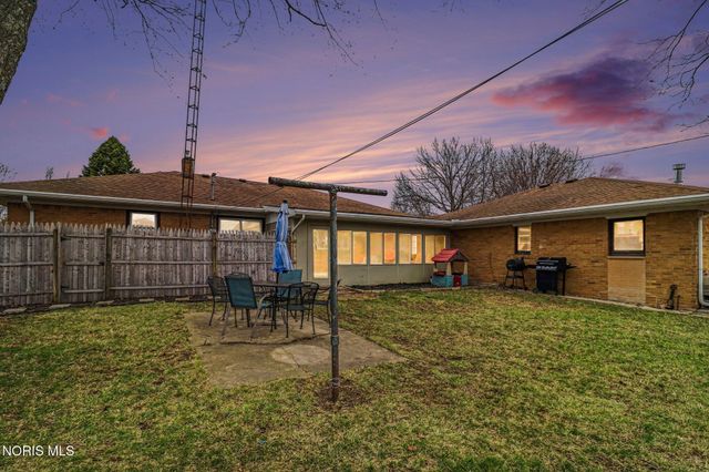 5835 Neill Avenue, Walbridge, OH 43465