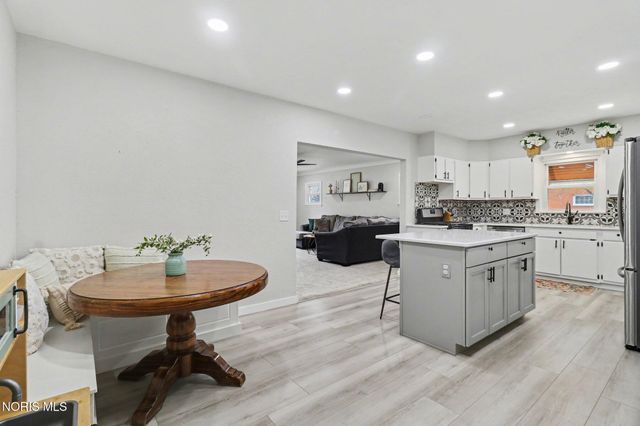 5835 Neill Avenue, Walbridge, OH 43465