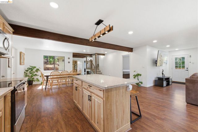 24159 Awahanee Rd, Sonora, CA 95370