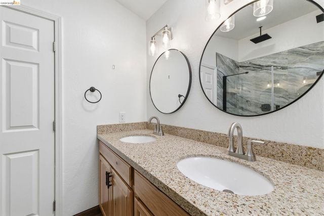 24159 Awahanee Rd, Sonora, CA 95370