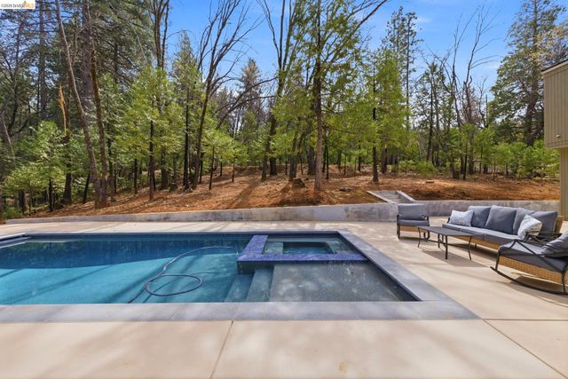 24159 Awahanee Rd, Sonora, CA 95370